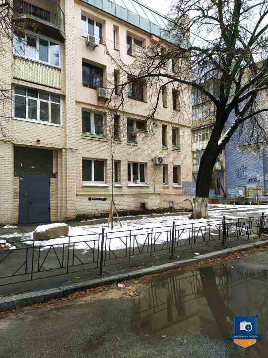 Редукціон. 1/6 від 50% 3-кімнатної квартири у м. Київ - Photo