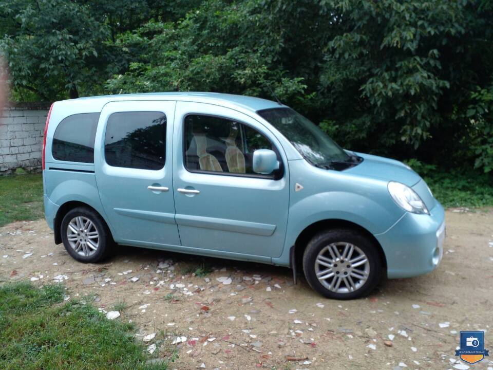 Транспортний засіб RENAULT KANGOO, 2011 року випуску - Photo