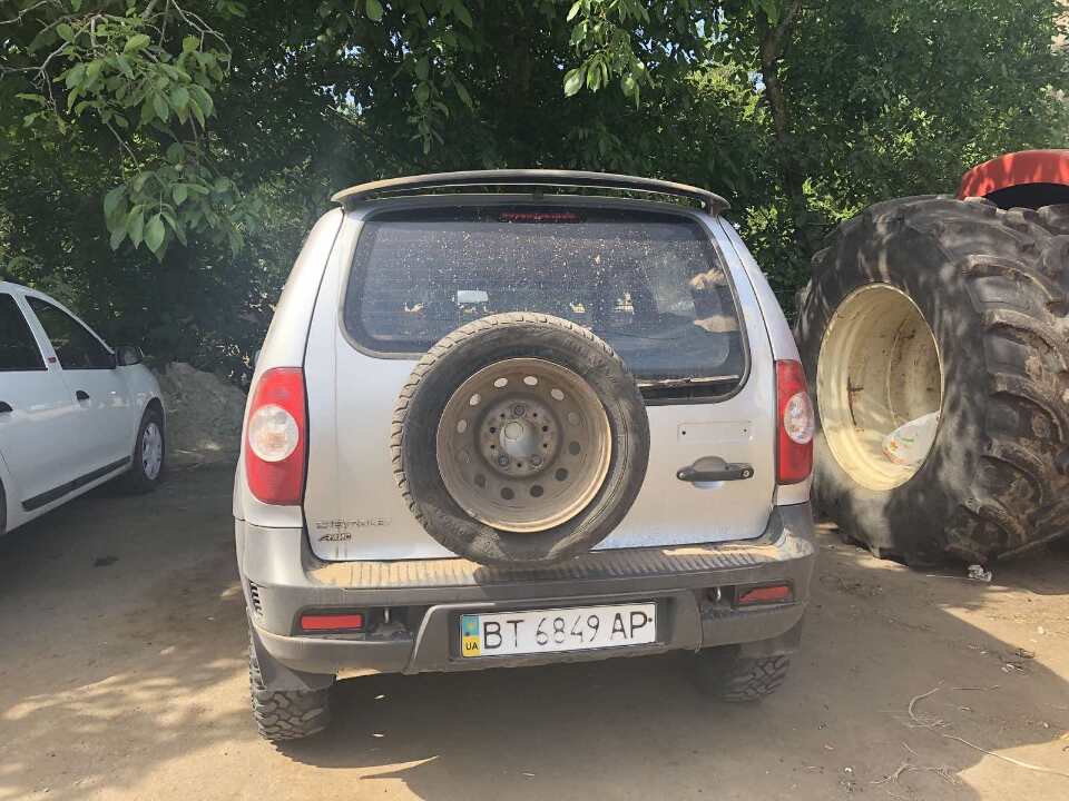 Chevrolet niva 212300 55