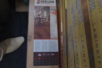 Ламінат торгівельної марки "Oakland" 32/АС4 (береза), виробник Польща, преміум, клас 32, в упаковці 8 шт., в упаковці 1,9261 м.кв., новий, у кількості 13 упаковок (25,0393 м.кв.)
