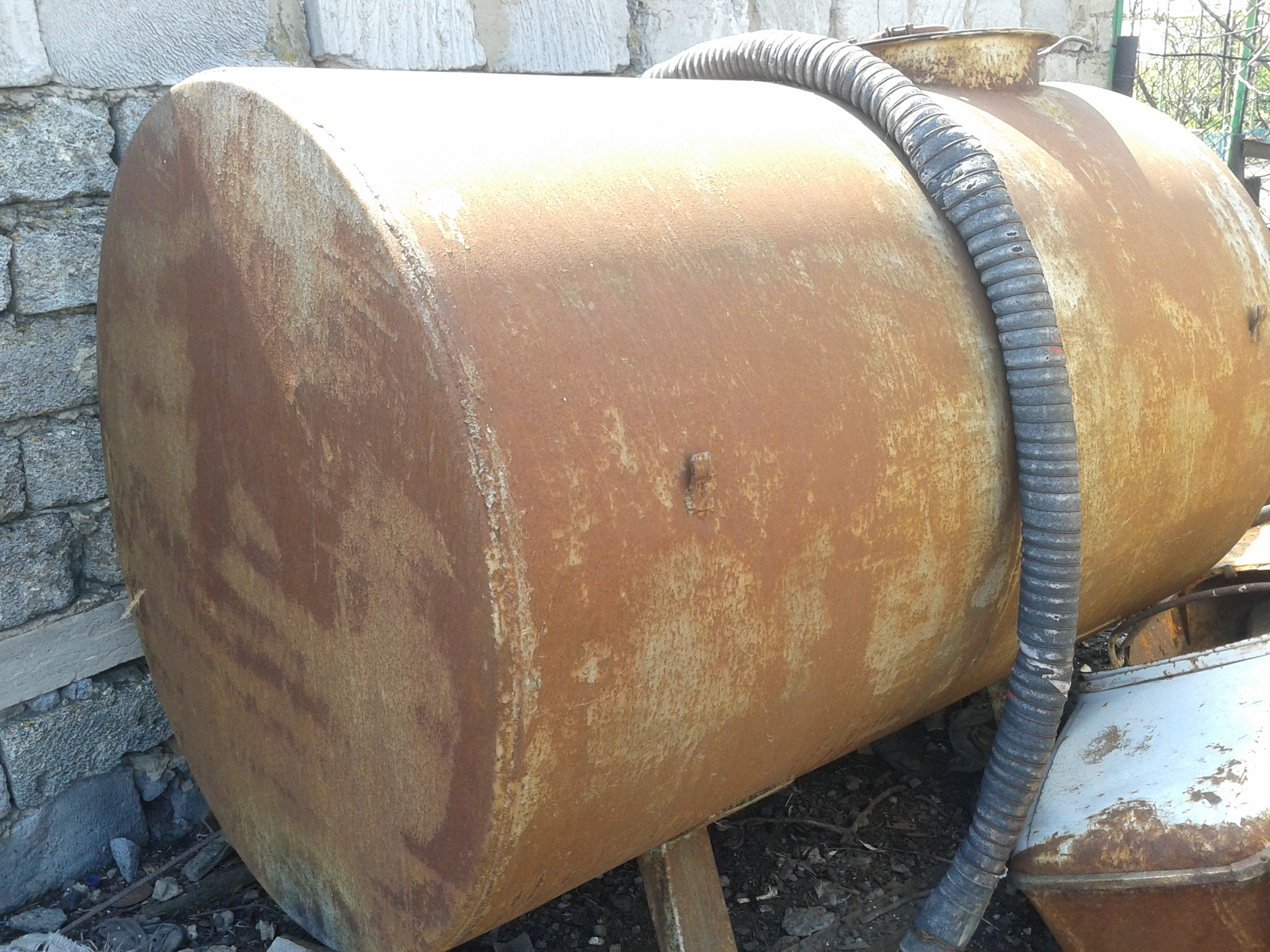 Бочка металева об'ємом 3 куб. м