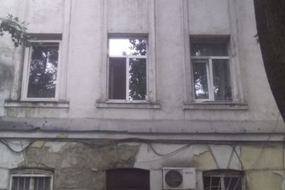 Квартира № 15, за адресою: м.Одеса, вул. Отамана Головатого, 92.