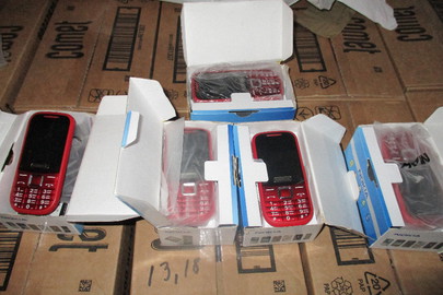 Мобільні телефони NOKIA F-3  в кількості 5 шт.