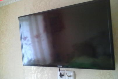 Телевізор марки Samsung, чорного кольору, діагональ D32, б/в