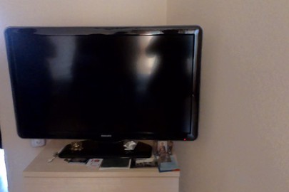 Телевізор Philips, чорного кольору в кількості 1 шт.