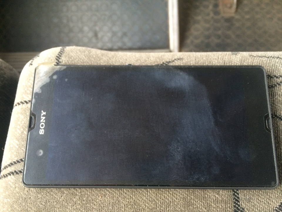 Мобільні телефони (смартфон) SONY Xperia Z в кількості 2 шт.