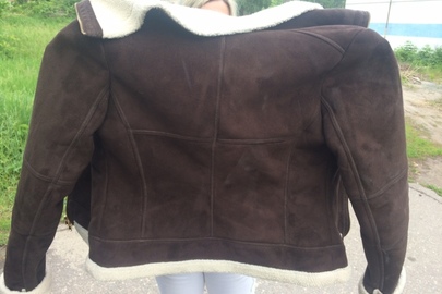 Куртка жіноча із штучної замші коричневого кольору