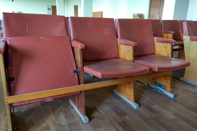 Крісла для глядацької зали в кількості 180 шт., інв. № 00м461