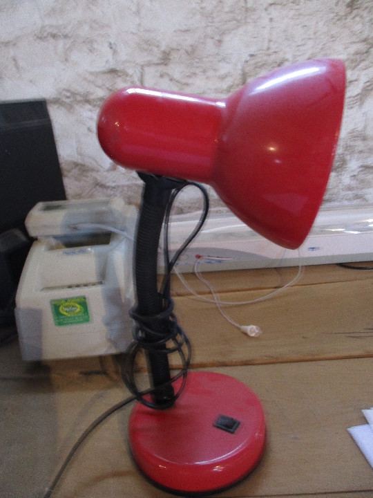 Лампа настільна ULTRALIGHT, RDL 904, червоного кольору, б/к, робочий стан не перевірявся