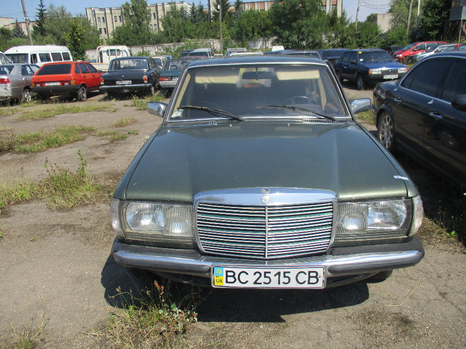 Автомобіль MERCEDES-BENZ 200D, 1983 р.в., днз ВС2515СВ, куз. № WDB12322012146895, дизель, зеленого кольору