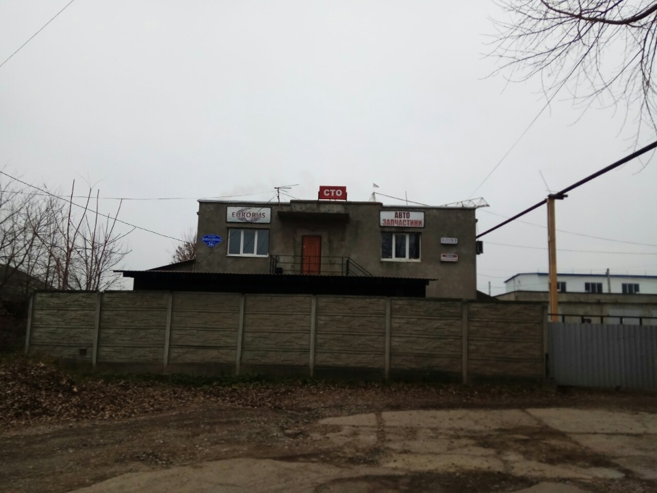 Предмет іпотеки. Нежитлові будівлі площею 808,10 м², за адресою:Чернівецька обл., м.Чернівці, вул.Миколаївська, 34Г