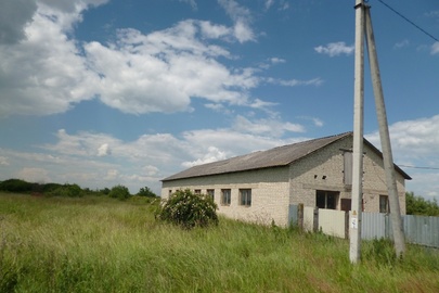 ІПОТЕКА. Корівник літ. Б, заг. пл. 1736.8 кв.м. (1/2 частина будівлі корівника літ. А-Б, заг. пл. 3536.4 кв.м.) та будівля ветлікарі літ. Г, заг. пл. 212.6 кв.м., що знаходяться за адресою: Закарпатська обл., Мукачівський р-н., с. Чомонин, вул. Широка, 45А