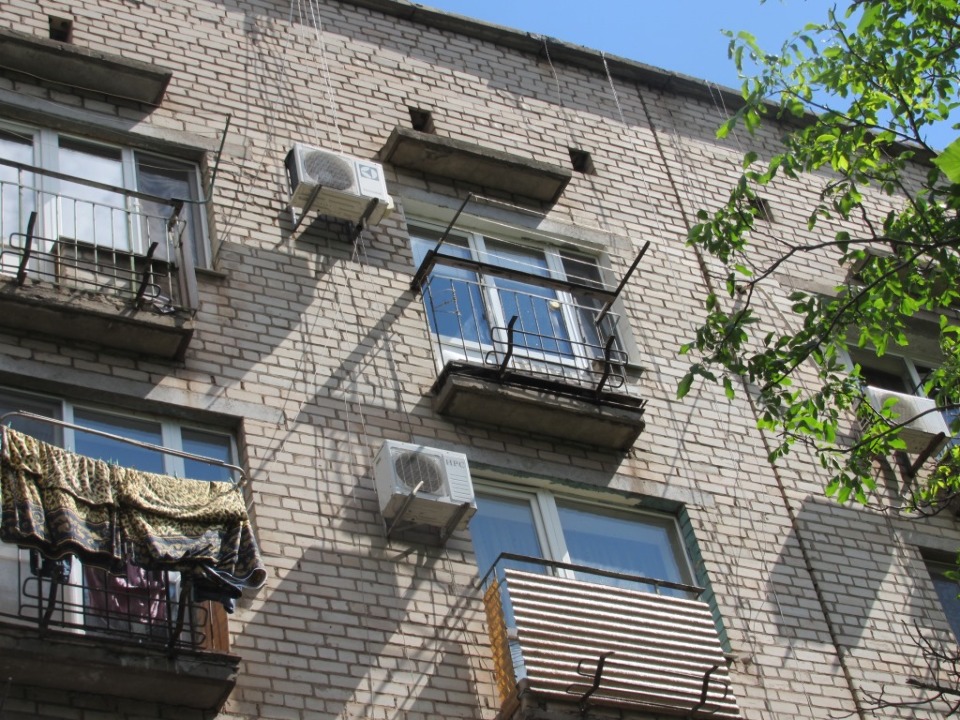 Іпотека. Однокімнатна квартира загальною площею 28.93 кв.м., яка розташована за адресою: Дніпропетровська обл., м. Кривий Ріг, вул. Петра Калнишевського, буд. 14а, кв.23