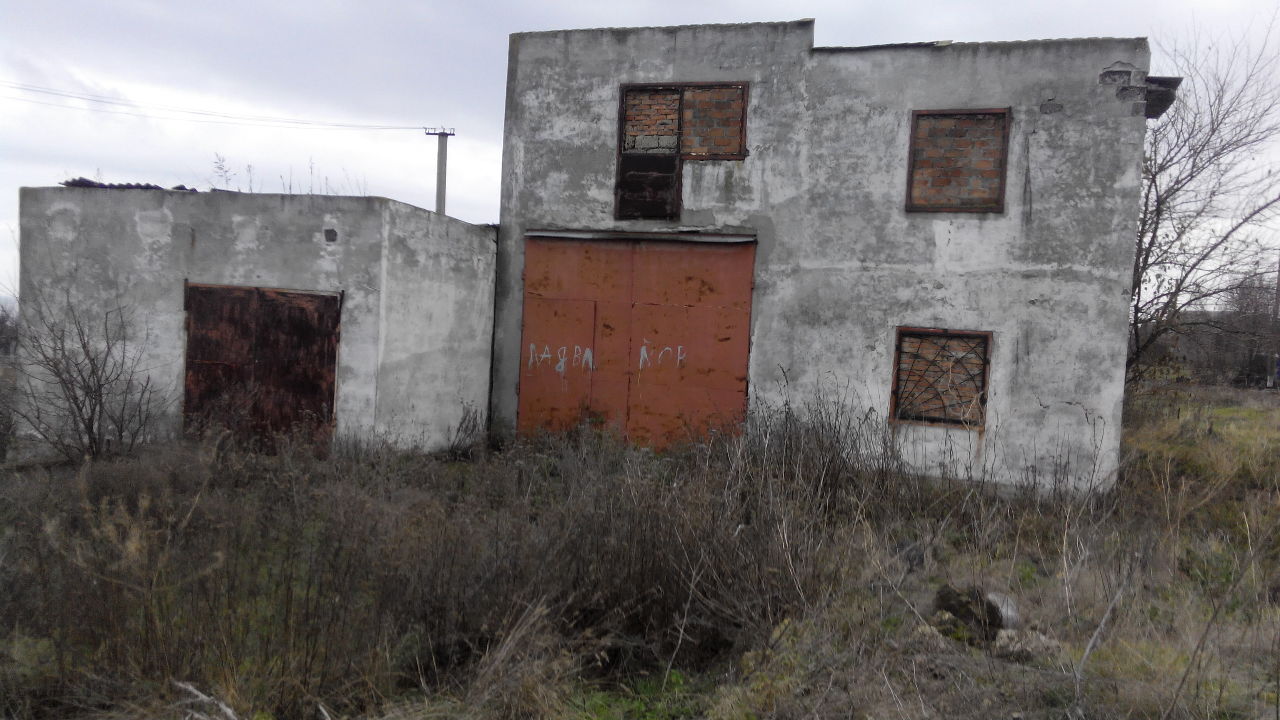 ІПОТЕКА. Будинок садибного типу загальною площею 215.2 м.кв. розташований за адресою: Херсонська область, Нововоронцовський район, смт. Нововоронцовка, вул. Уренгойська, буд. 3