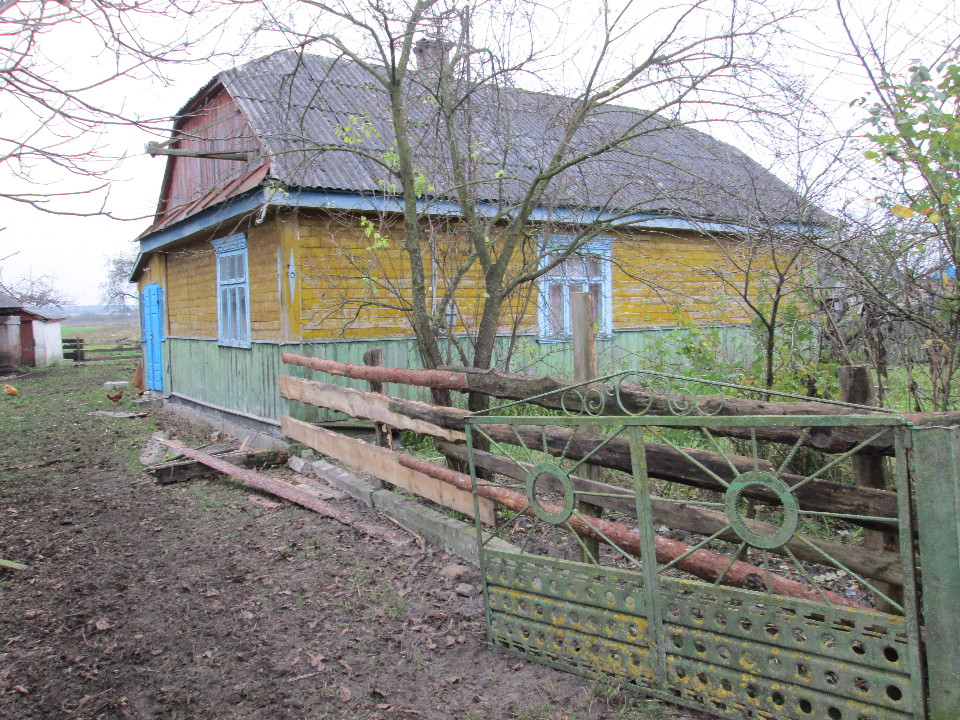 Предмет іпотеки. Житловий будинок (літера А-1), загальною площею 64,9 м кв з надвірними будівлями і спорудами, за адресою: Волинська обл., Ковельський р-н, с.Уховецьк, вул.Шевченка, 26
