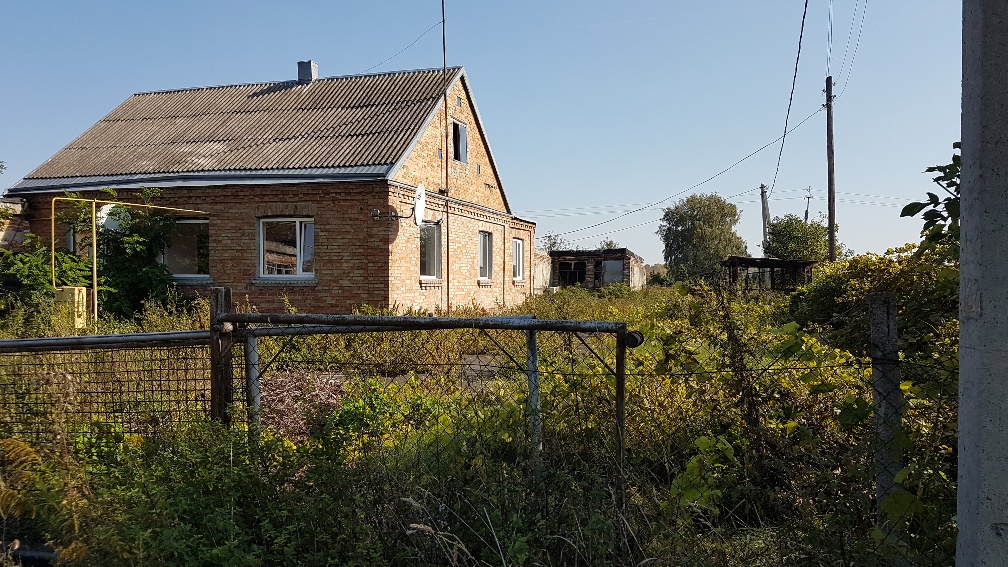 Іпотека. Житловий будинок /А-1/, з/п 110,3 кв м з надвірними будівлями і спорудами та земельна ділянка, площею 0,2500 га, кадастровий номер 0722880900:02:001:0244; за адресою: Волинська обл., Луцький р-н, с. Усичі, вул.Б.Хмельницького, 3