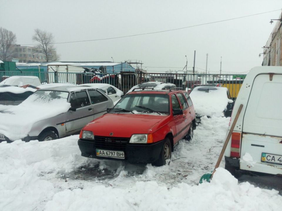 Легковий автомобіль OPEL KADETT CARAVAN, № кузова: WOL000036J2738927, ДНЗ: АА6797ВН, 1988 р.в., червоного кольору