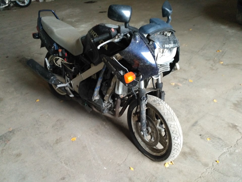  Мотоцикл HONDA 750F, 1988 року випуску, номер кузову: RC24-2008931