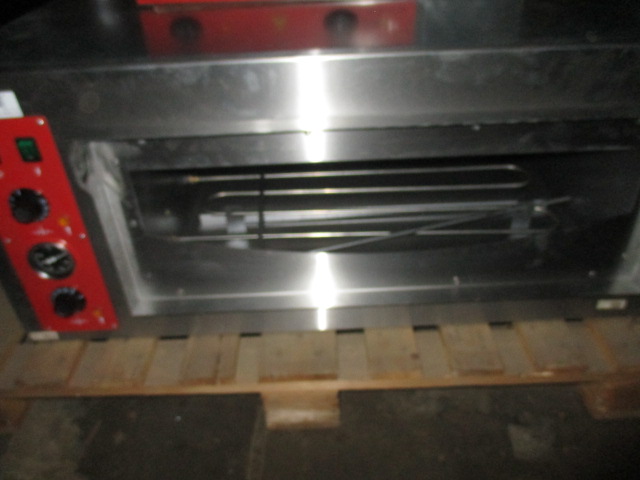 Плита гриль в кількості 1 шт. та піч для випікання піци в кількості 1 шт., б/в