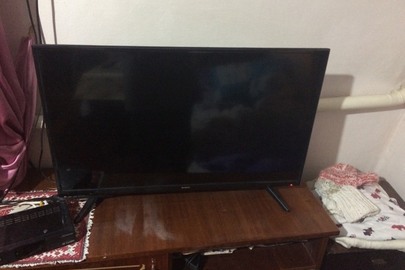 Телевізор BRAVIS LBD -32E2000, чорного кольору, робочий стан не перевірявся, 1шт