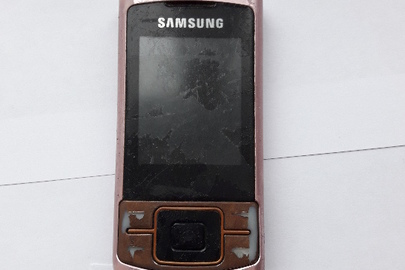 Мобільний телефон "Самсунг С3050"