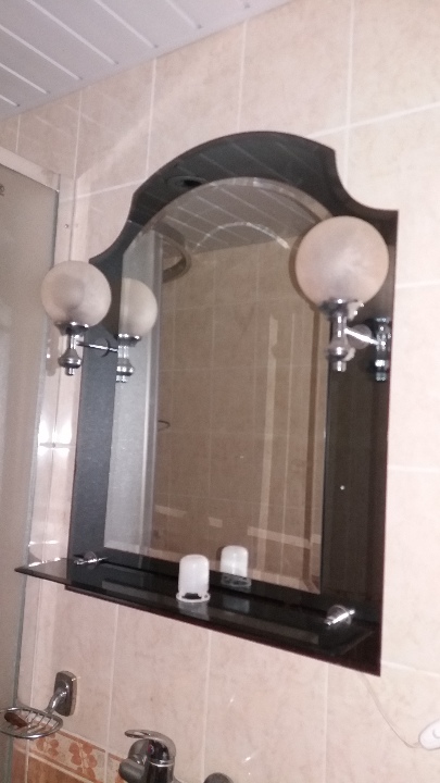 Дзеркало у ванну кімнату
