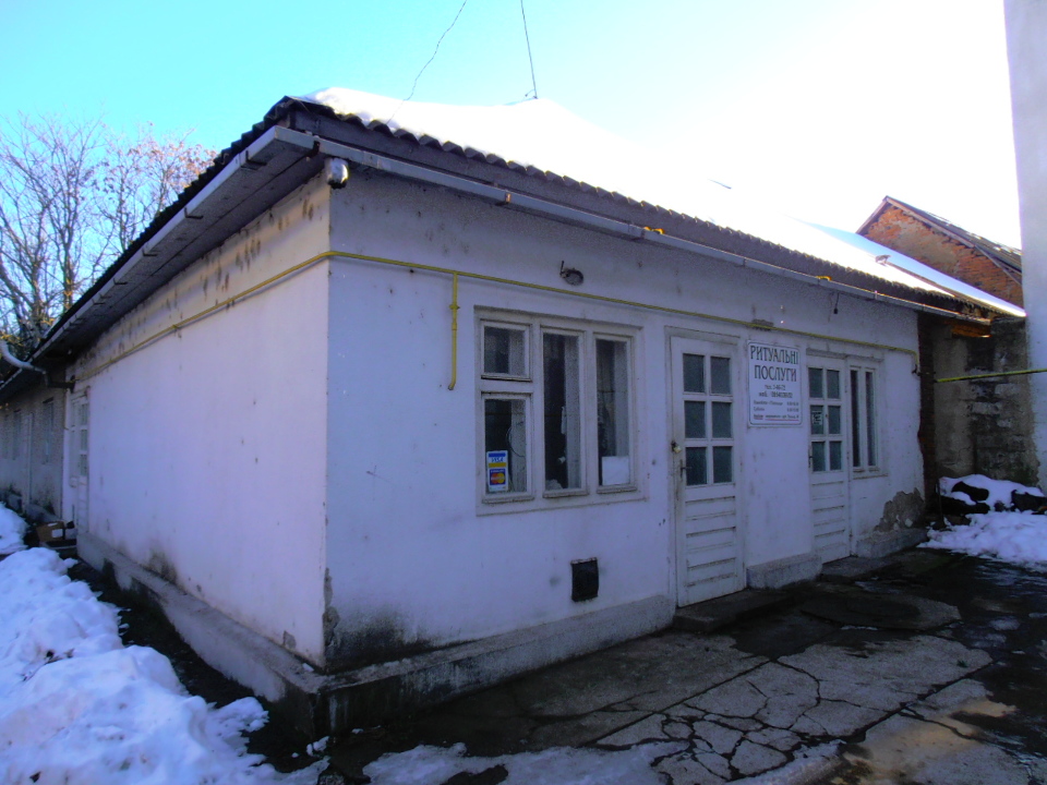 ІПОТЕКА. Нежитлове приміщення літ. Г, Д, Г, загальною площею 239.1 кв.м. та земельна ділянка, загальною площею 0.0365 га., кадастровий № 2110400000:01:001:0212, що знаходяться за адресою: Закарпатська обл., м. Мукачево, вул. Духновича, 44