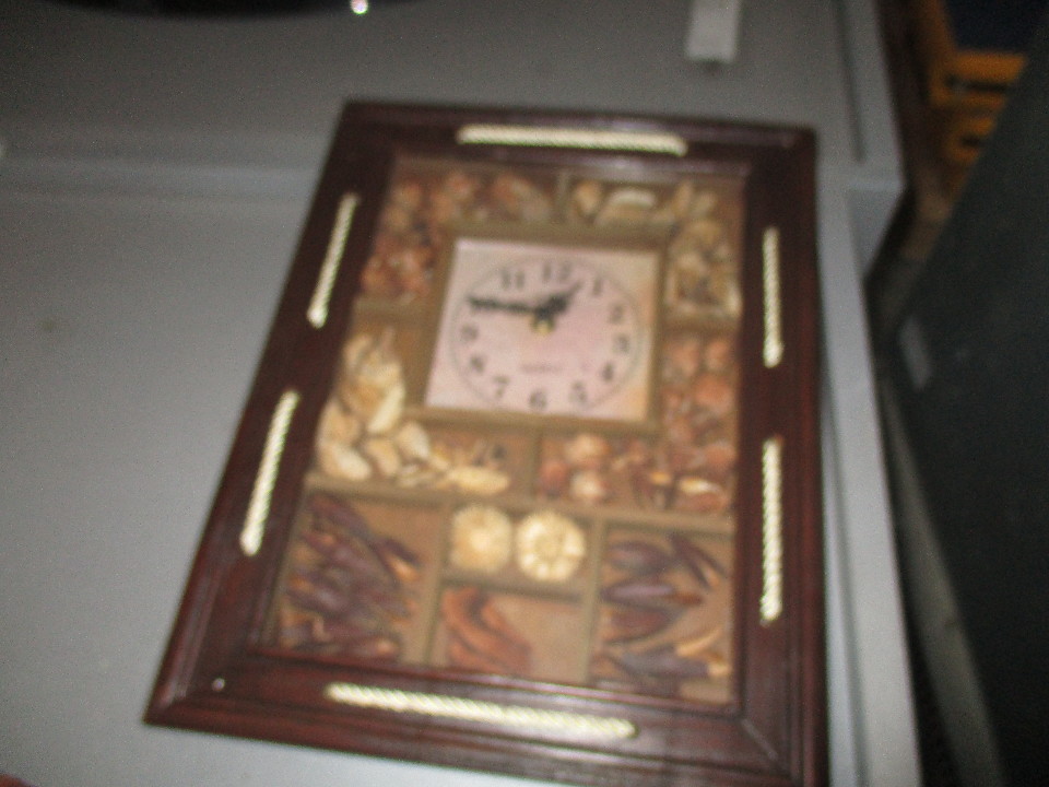 Годинник настінний, дерев'яний, з сушеними квітами, коричневого кольору, 1 шт., б/в