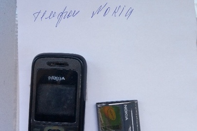 Мобільний телефон Nokia сіро-чорного кольору