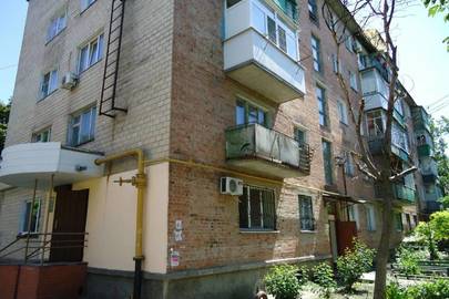 Предмет іпотеки: 2-кімнатна квартира загальною площею 40,4 кв.м, що розташована за адресою: Полтавська область, м. Миргород, вул. Гоголя, 109, кв. 32
