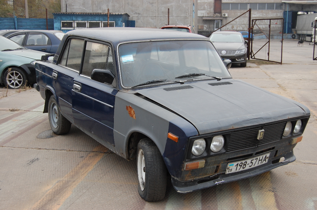 Легковий автомобіль ВАЗ 21061, державний номер 19857НА, 1992 року випуску, синього кольору, кузов №ХТА2106300N2888799