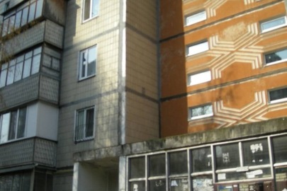 1/2 частина однокімнатної квартири № 105, площею 36,0 кв.м., що знаходиться за адресою: м. Київ, вул. Райдужна, 69