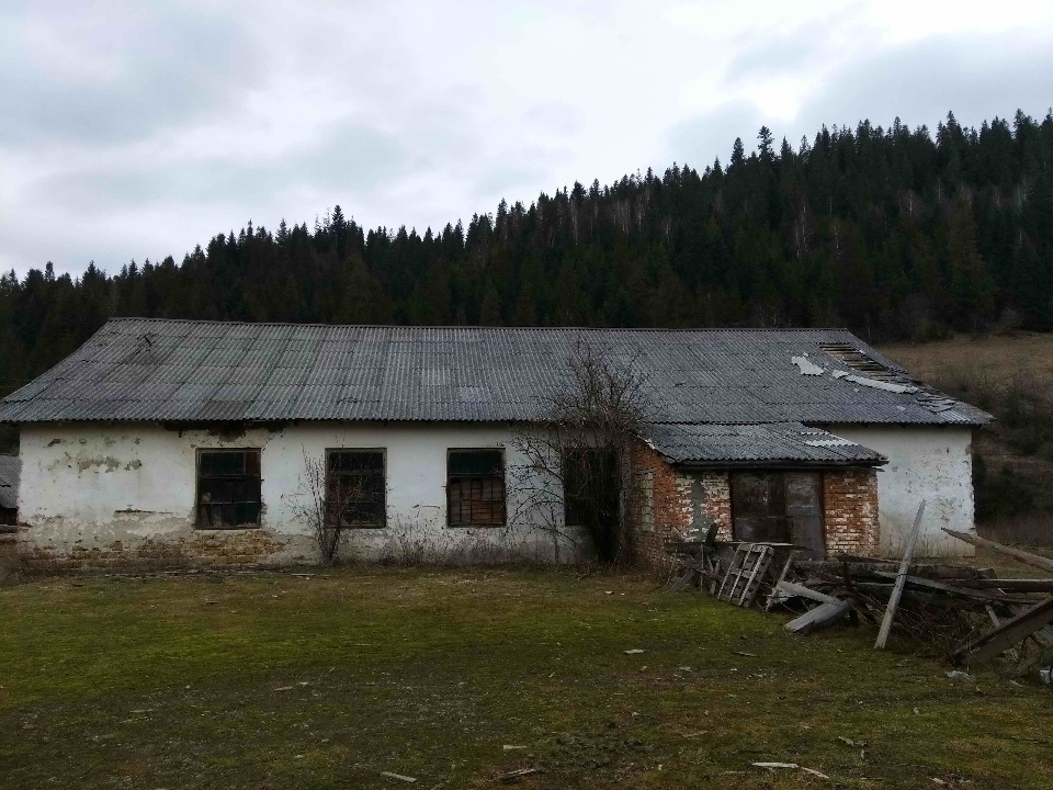Предмет іпотеки: ремонтна майстерня, яка складається із шести приміщень, заг. пл. 324 м.кв., за адресою: Львівська обл., Турківський р., с. Ільник, вул. Центральна, 171-а