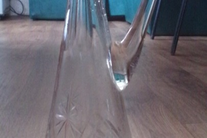 Графин скляний з візерунком, ємністю 0,5 л. 