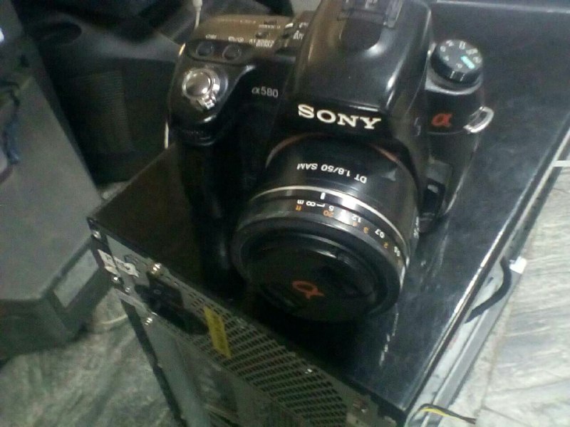 Фотоапарат SONY F580 з об'єктивом