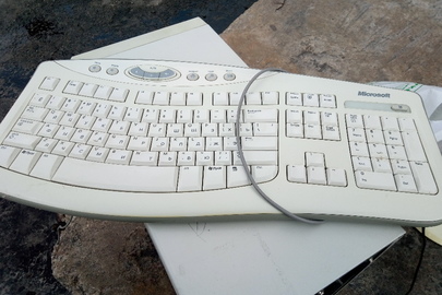 Клавіатура Microsoft сірого кольору