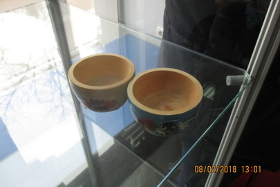Чашки дерев'яні, сувенірні, синього та білого кольору, 2 шт.