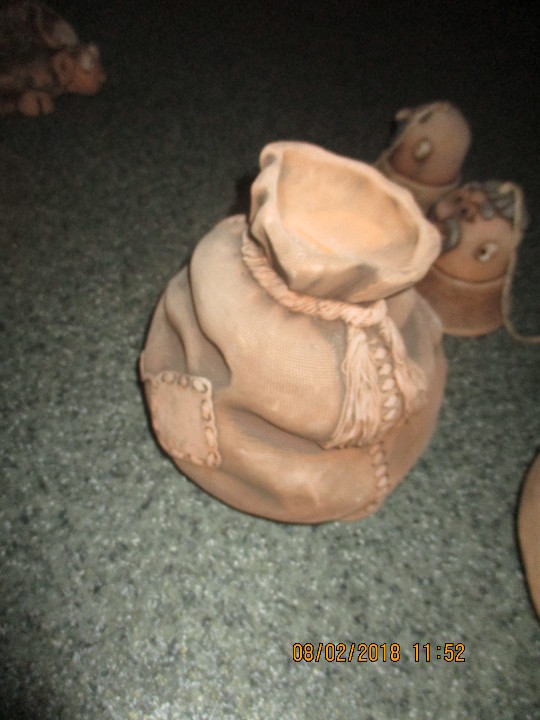 Сувенір-скарбничка у формі мішка,  виріб з глини, 1 шт.