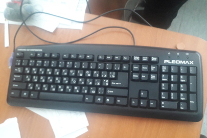 Клавіатура Pleomax, чорного кольору з мишкою ( комплект)