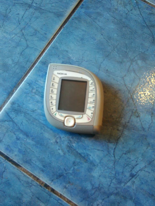 Телефон NOKIA 7600, 2003 р.в., сірого кольору , робочий стан не перевірявся 