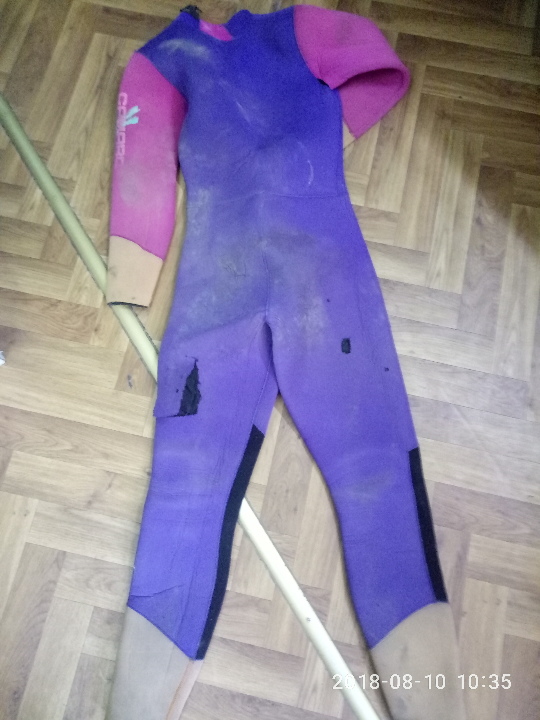 Гідрокостюм 