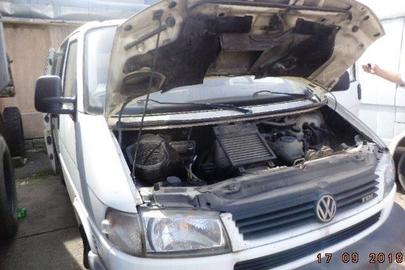 Т/З марки VOLKSWAGEN, модель CARAVELLE 2.5 TDI, 1996 року випуску, ДНЗ ВС 6218 СР, кузов № WV2ZZZ70ZVH101922, білого кольору