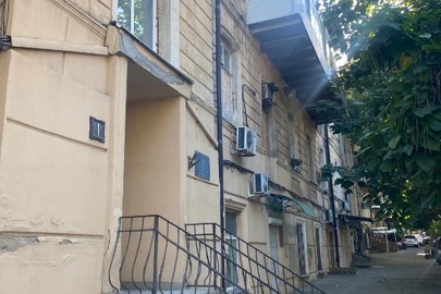 Квартира, загальна площа 177.4 кв.м., житлова площа 113.1 кв.м., за адресою: Одеська обл., м. Одеса, провулок Отонівський (колишня - Некрасова), будинок 1, квартира 24