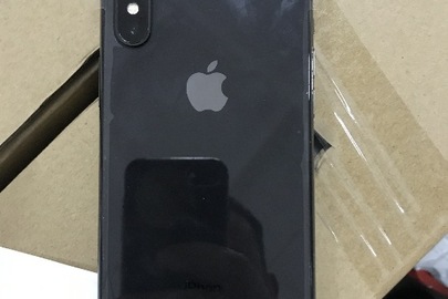 Мобільний телефон марки iPhone X, в комплекті з зарядним пристроєм та навушниками, на рамці під SIM-карту наявний ІМЕІ № 354863090632970 в кількості - 1 шт.