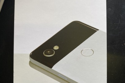 Мобільний телефон з маркуванням Google Pixel 2 XL, Model G011C, IMEIL 358034081268788 в комплекті з аксесуарами, в заводській упаковці - 1 шт.