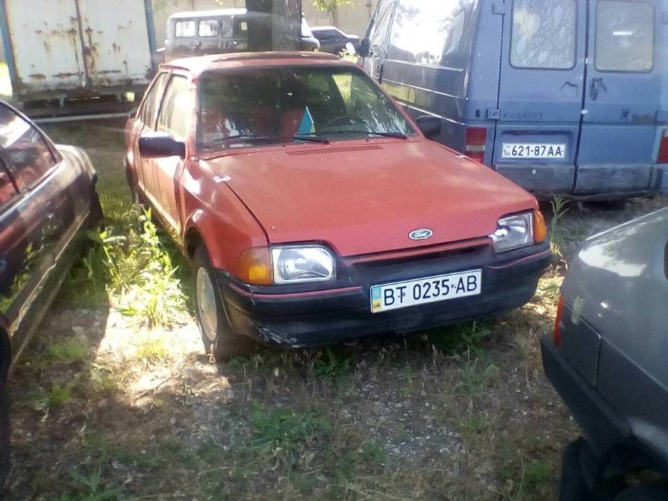 Легковий автомобіль FORD ESKORT, 1988 р.в., ДНЗ ВТ0235АВ, номер кузову: WFOBXXGCABJB73989