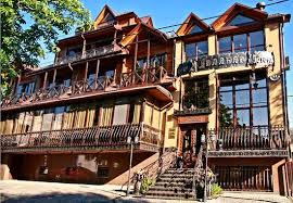 ІПОТЕКА. Приміщення готелю та кафе, загальною площею 901.4 м.кв, розташоване на земельній ділянці, з.п.0.0292 га, к.н. 6510136900:23:002:0128, за адресою: м.Херсон, вул.Полякова, 5