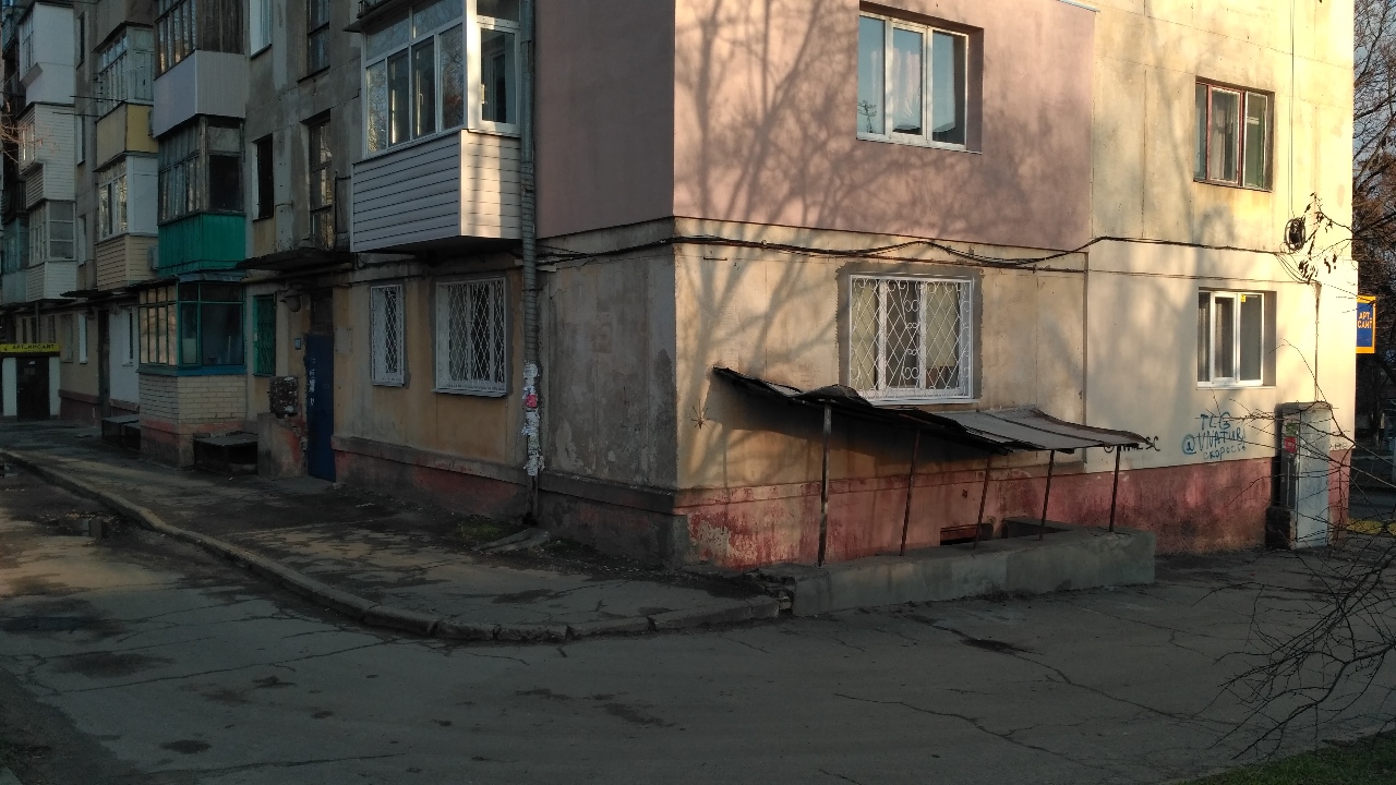 ІПОТЕКА. 1/2 частина нежитлового приміщення загальною площею 166.1 кв.м., за адресою: м.Херсон, вул.Гімназична, 23