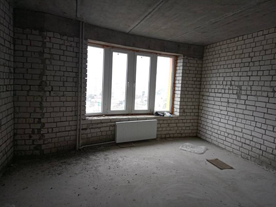 Майнові права на трикімнатну квартиру, загальною площею 92.7 м.кв, розташовану за адресою: м.Херсон, пр-т 200 річчя Херсона, буд.40-б, кв.74