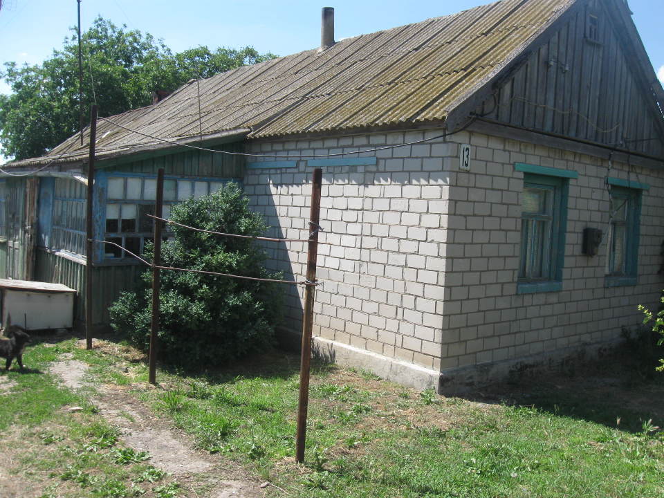 ІПОТЕКА. Житловий будинок площею 49.6 м.кв., розташований на земельній ділянці площею 0.25 га, кадастровий номер: 6524781000:01:035:0013, за адресою: Херсонська область, Скадовський район, с.Красне, вул.Московська, буд.13